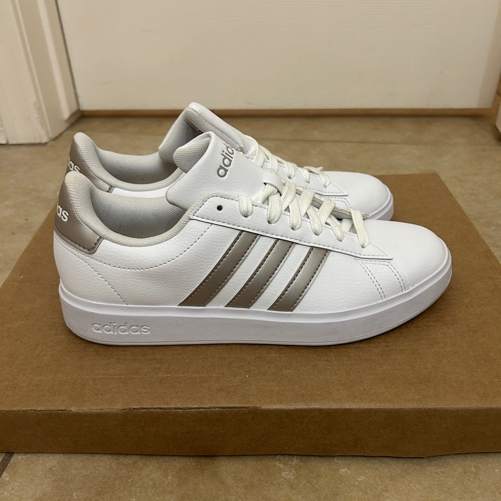 Adidas White and Gray Comfort Sneakers size 8